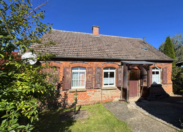 ...angenehm sonnig ist es auf dem Hof